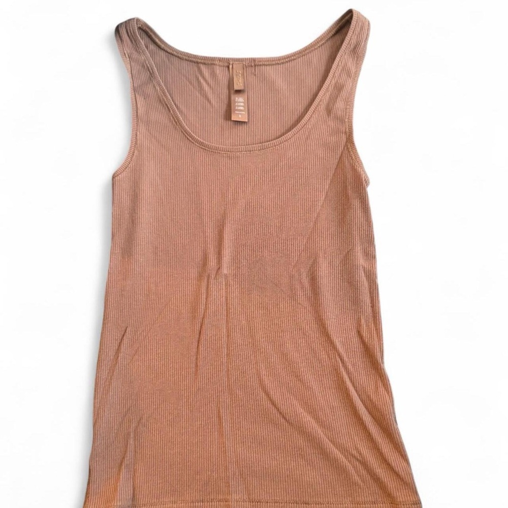 Skims 7 tank tops bundle deal!!